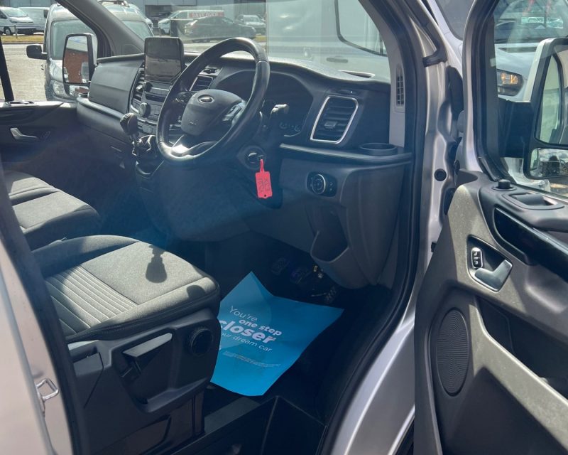 Ford Transit Custom 2.0 EcoBlue 130ps CrewVan Limited LWB Van