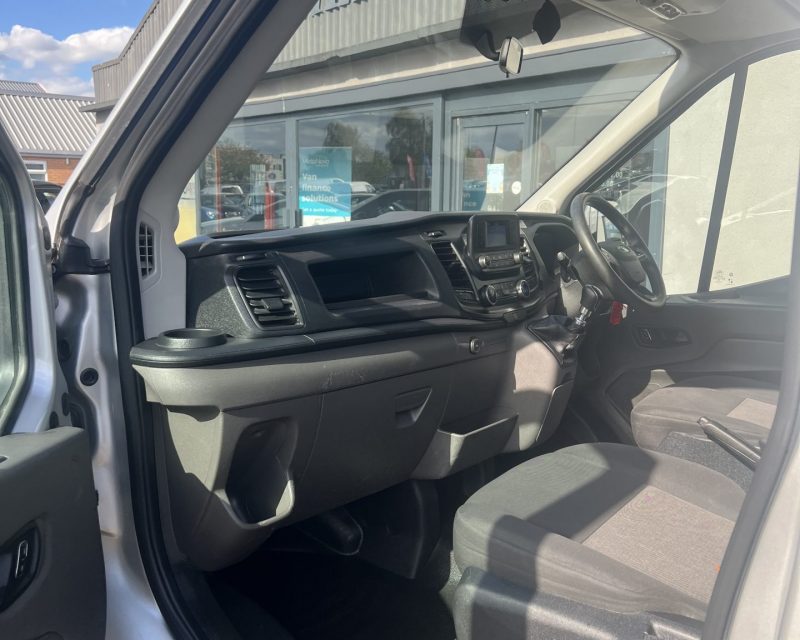 Ford Transit 350 130ps Single Cab 14’ Body with TailLift