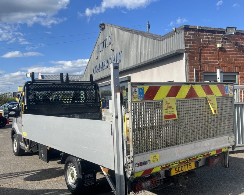 Ford Transit 350 130ps Single Cab 14’ Body with TailLift