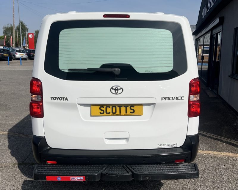 Toyota Proace 2.0 Turbo D 120 Icon TailGate LWB