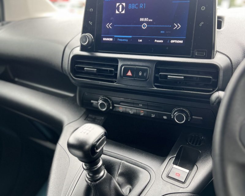 Peugeot Partner 950 1.5 BlueHDi Professional Premium+ LWB Van