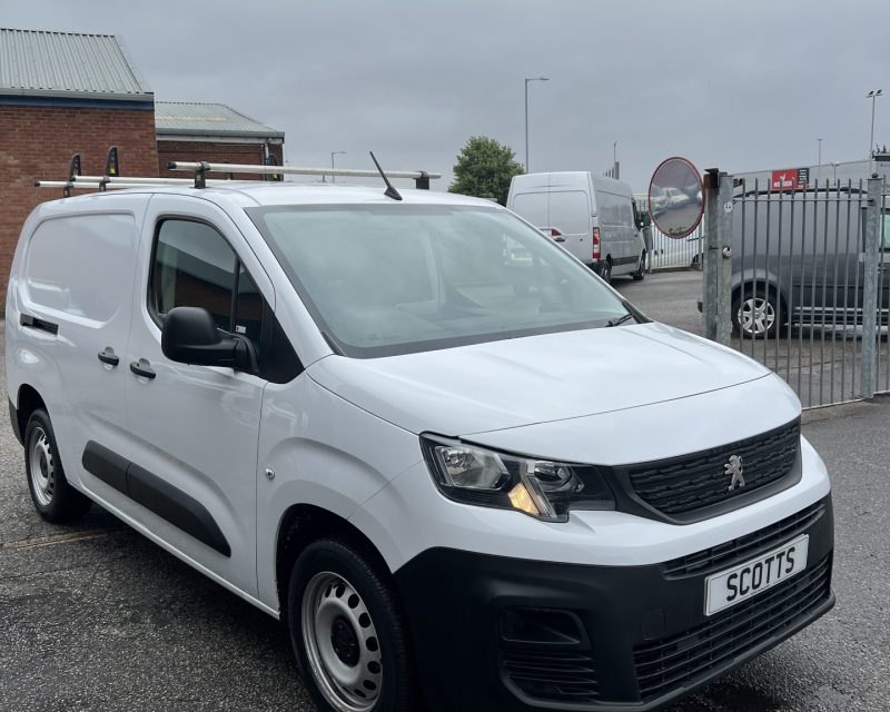 Peugeot Partner 950 1.5 BlueHDi Professional Premium+ LWB Van