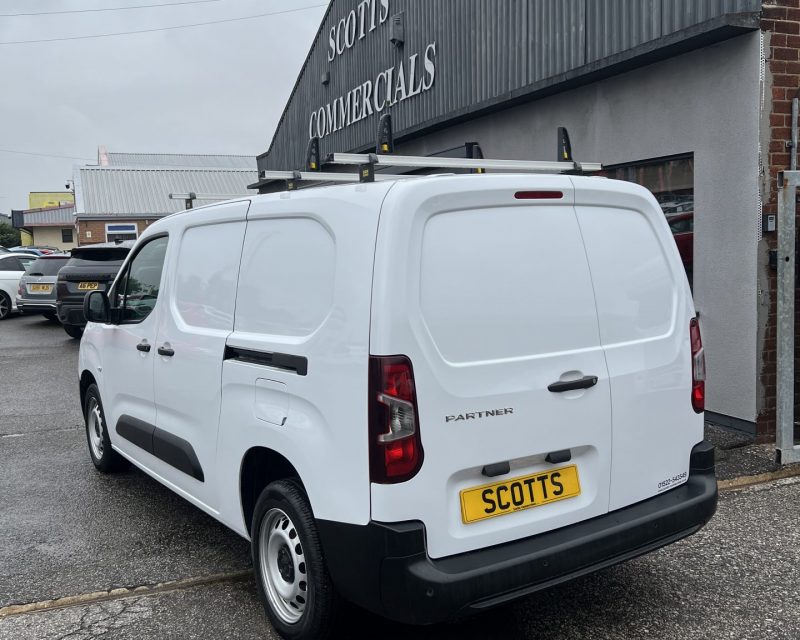 Peugeot Partner 950 1.5 BlueHDi Professional Premium+ LWB Van