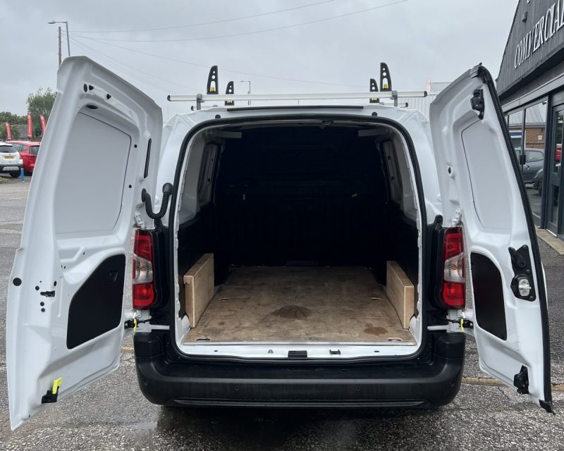 Peugeot Partner 950 1.5 BlueHDi Professional Premium+ LWB Van