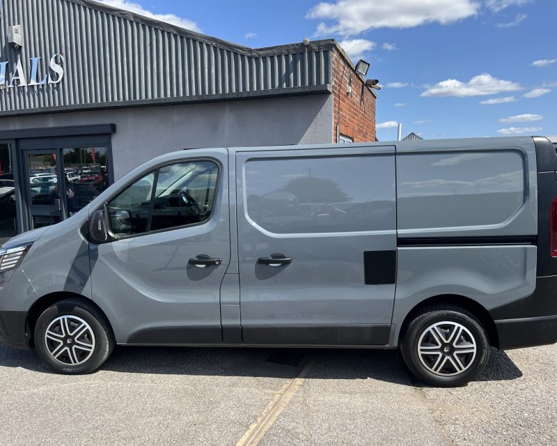 Renault Trafic SL28 2.0 dCi 130 Business SWB Van