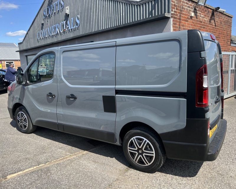 Renault Trafic SL28 2.0 dCi 130 Business SWB Van