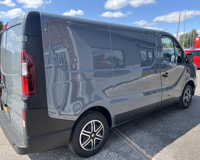 Renault Trafic SL28 2.0 dCi 130 Business SWB Van
