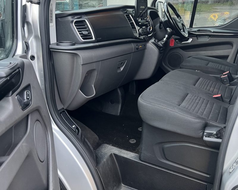 Ford Transit Custom Crewvan 2.0 EcoBlue 320 130ps Limited SWB