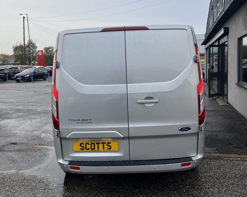 Ford Transit Custom Crewvan 2.0 EcoBlue 320 130ps Limited SWB