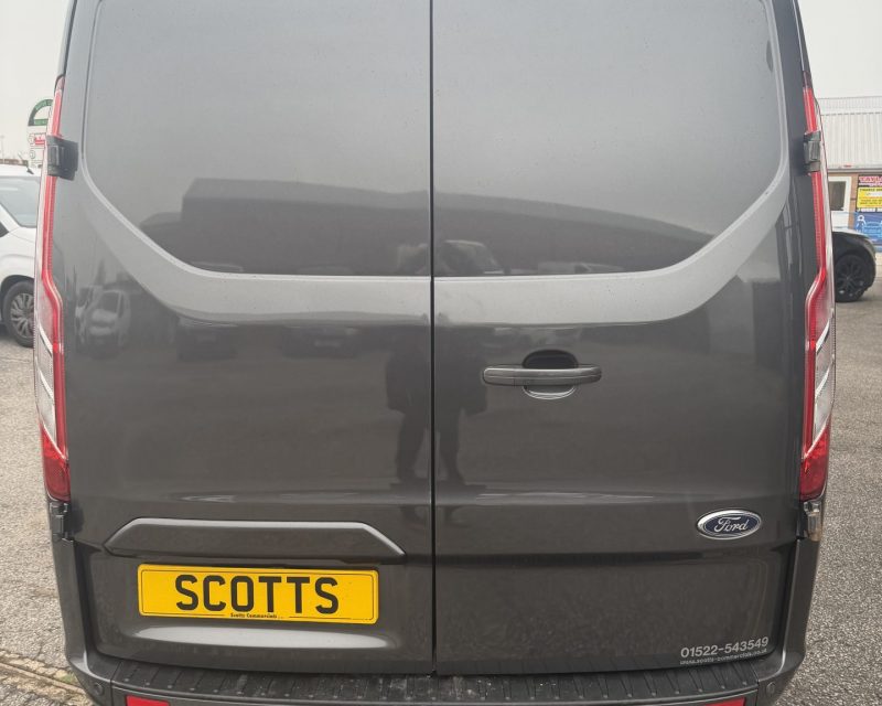 Ford Transit Custom 2.0 EcoBlue Crewvan Limited 130 LWB