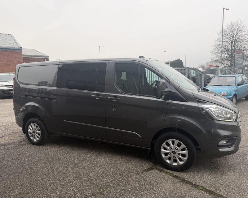 Ford Transit Custom 2.0 EcoBlue Crewvan Limited 130 LWB