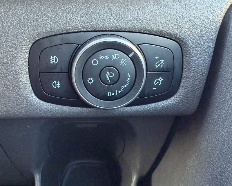 Ford Tourneo Custom 2.0 EcoBlue Titanium 130PS 9 seater LWB