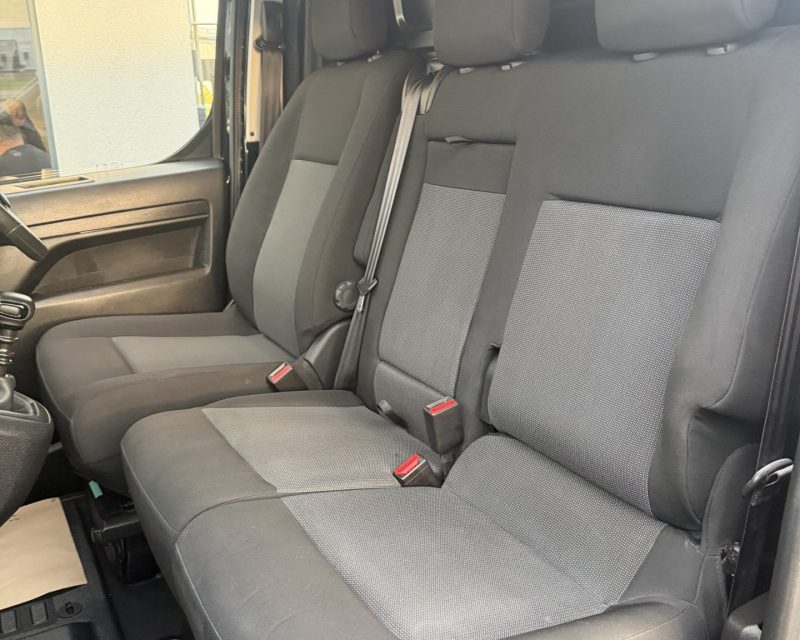 Vauxhall Vivaro 2.0 Turbo D Professional 3100 145 ps LWB