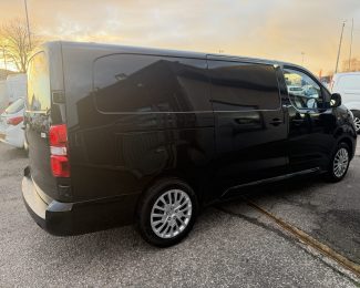 Vauxhall Vivaro 2.0 Turbo D Professional 3100 145 ps LWB