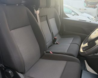 Vauxhall Vivaro 2.0 Turbo D Professional 3100 145 ps LWB