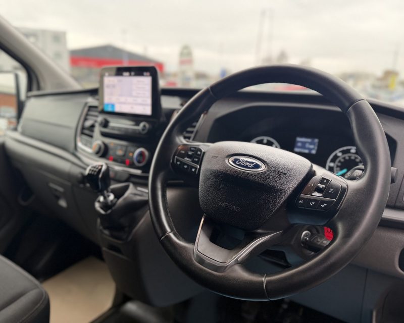 Ford Transit Custom 2.0 EcoBlue 300 130 Limited LWB
