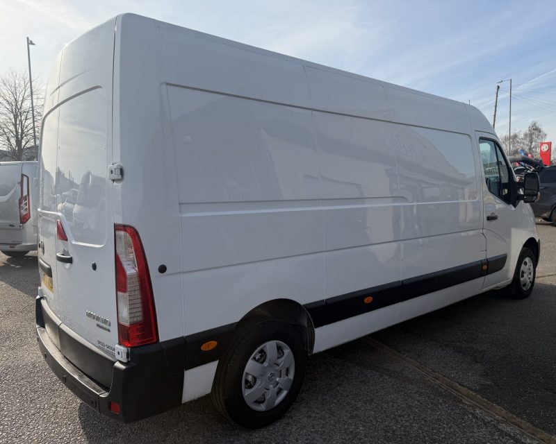 Vauxhall Movano 2.3 CDTi Turbo D L3H3 150ps