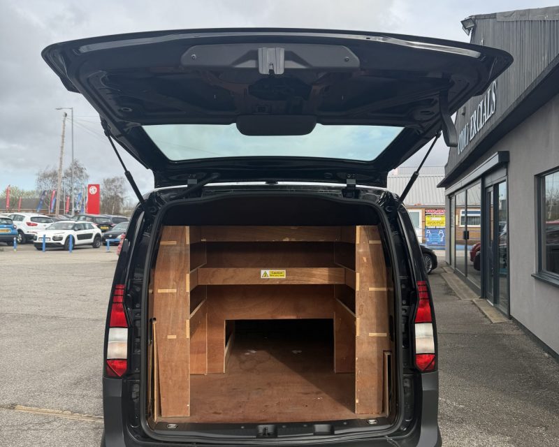 Volkswagen Caddy Maxi 2.0 TDi Commerce 102ps LWB