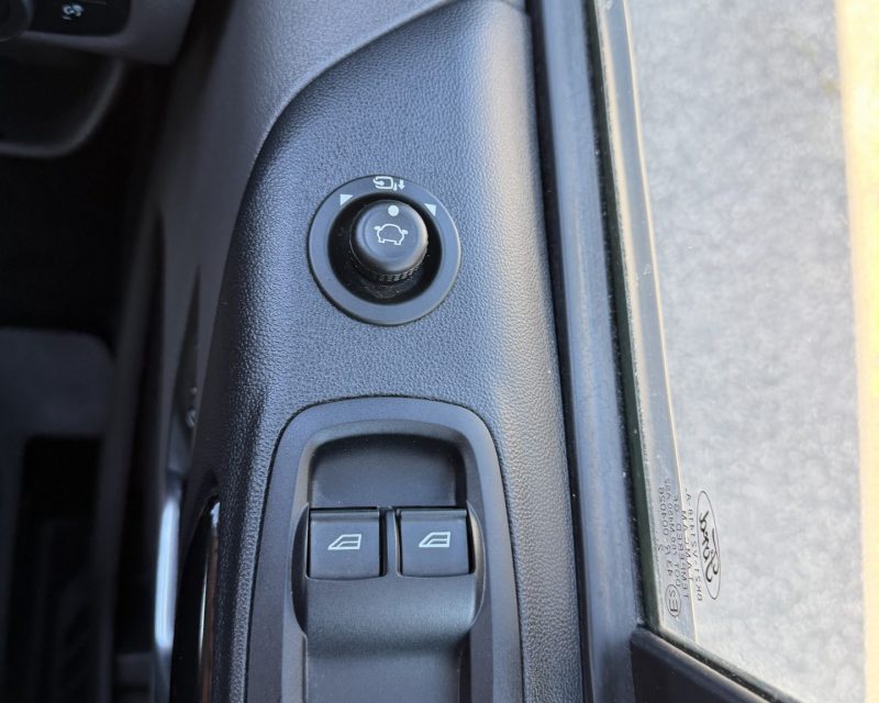 Ford Transit Custom 2.0 EcoBlue CrewVan Limited SWB