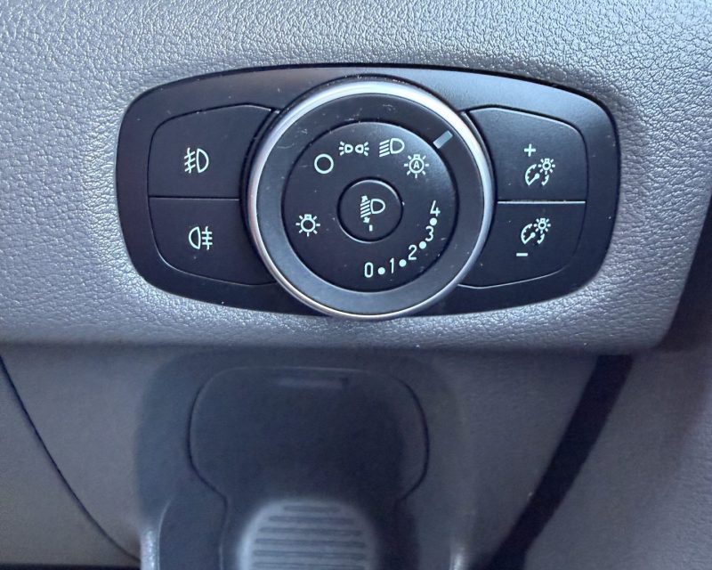 Ford Transit Custom 2.0 EcoBlue CrewVan Limited SWB