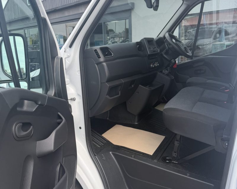 Renault Master 2.3 Turbo Business Maxi Roof 135PS LWB