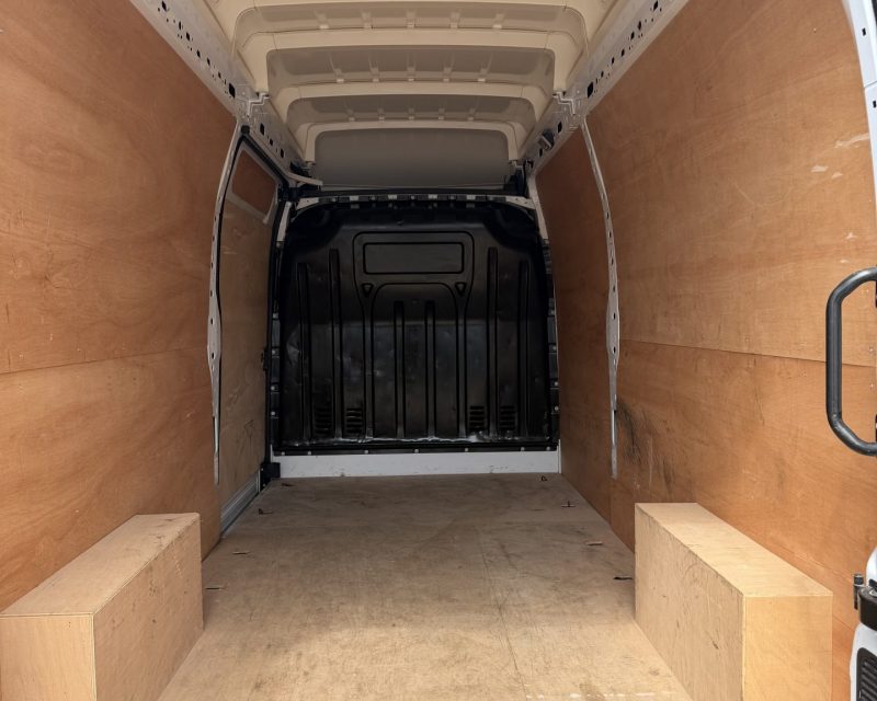 Renault Master 2.3 Turbo Business Maxi Roof 135PS LWB