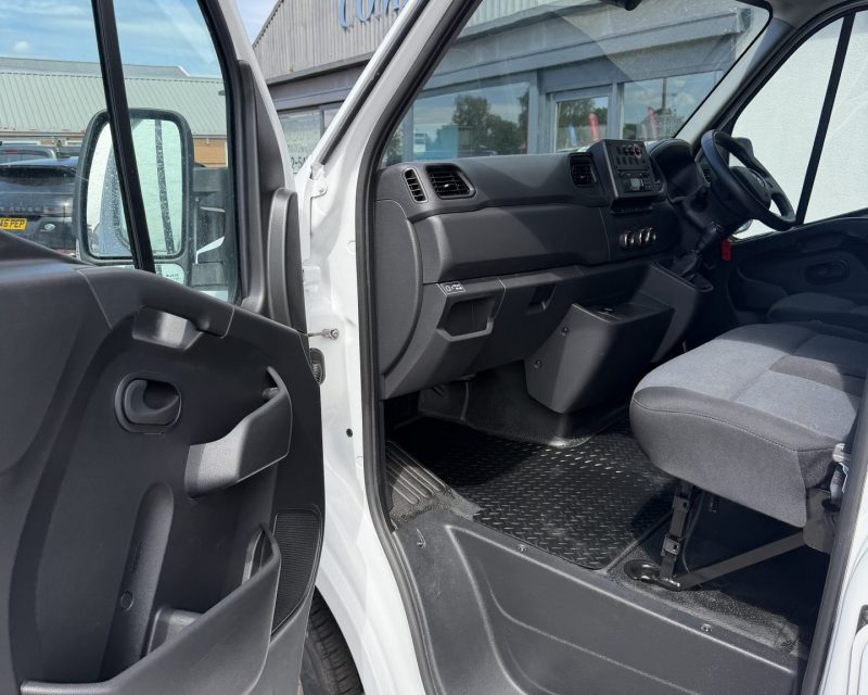 Renault Master LM35 2.3 CDTi 135 Business LWB