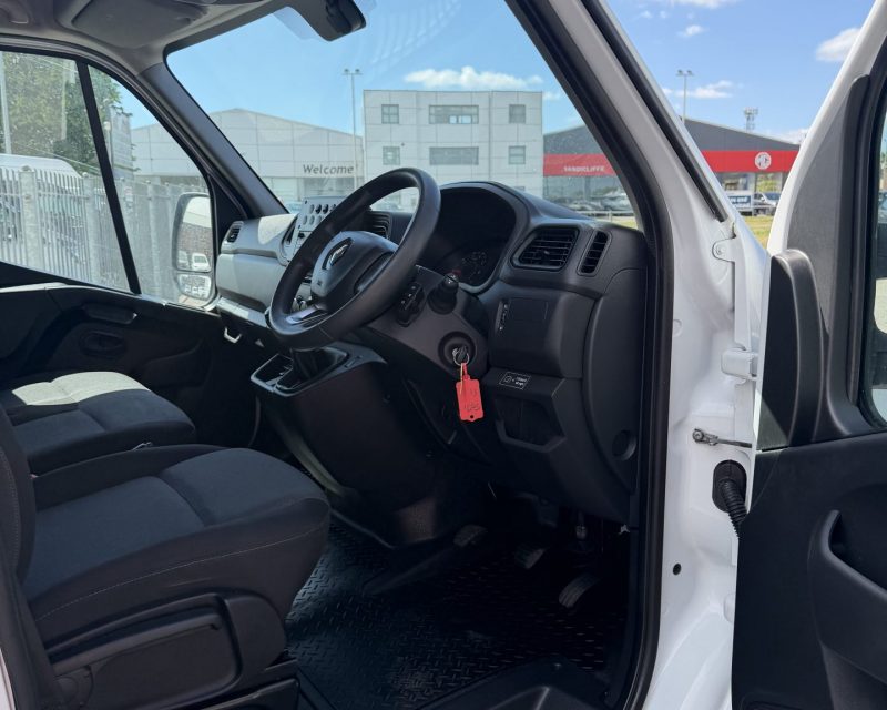 Renault Master LM35 2.3 CDTi 135 Business LWB