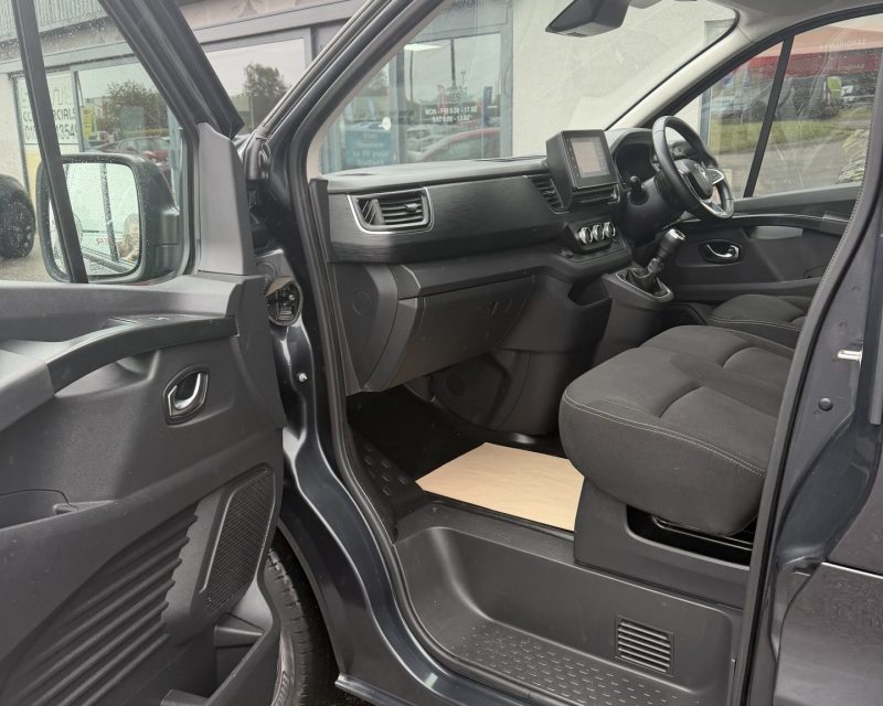 Renault Trafic 2.0 dCi Sport Extra LL30 150ps LWB