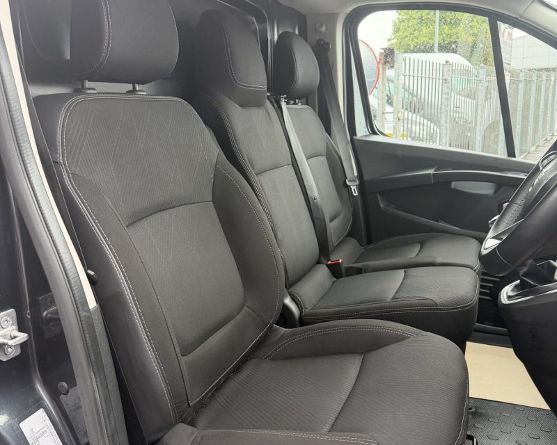 Renault Trafic 2.0 dCi Sport Extra LL30 150ps LWB