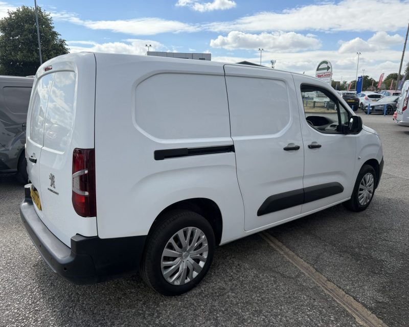 Peugeot Partner 1.5 BlueHDi Crewvan Professional 100 850 LWB