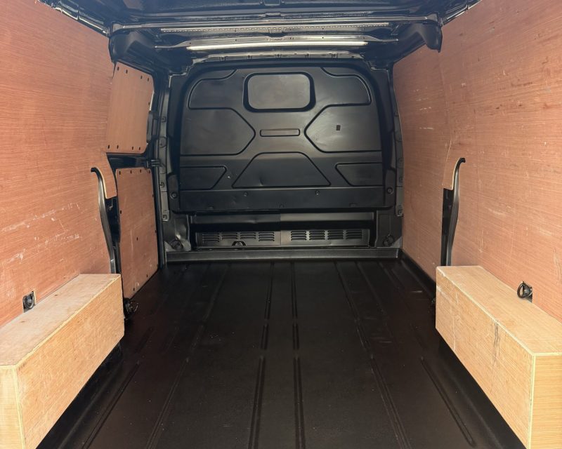 Ford Transit Custom 2.0 EcoBlue Limited 300 130ps LWB