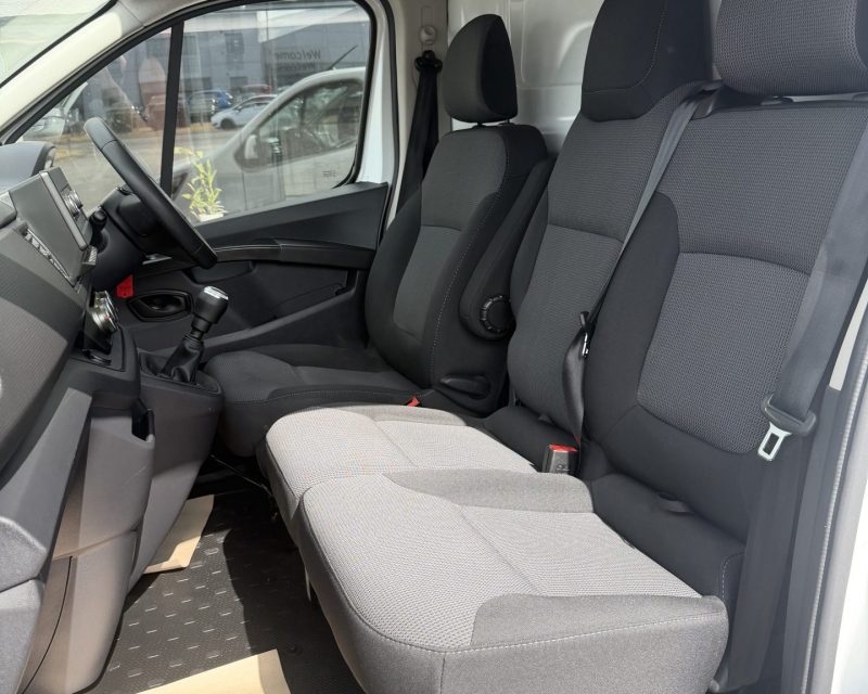 Nissan Primastar SL28 Acenta 2.0 dCi SWB