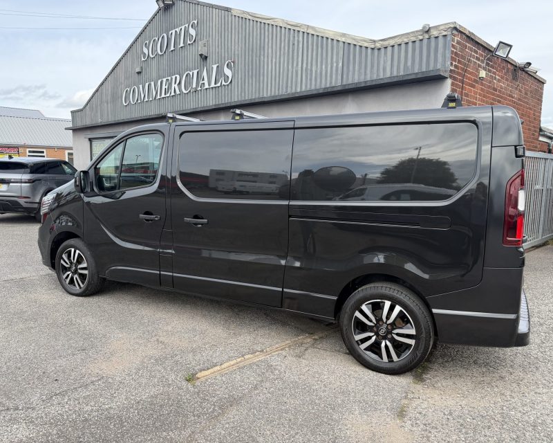 Renault Trafic 2.0 dCi 150ps Sport+ LL30 LWB