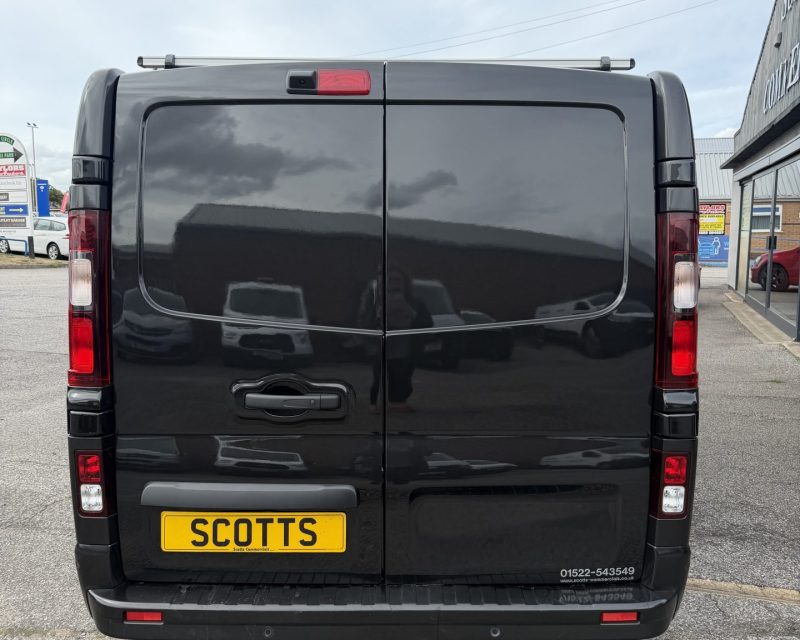 Renault Trafic 2.0 dCi 150ps Sport+ LL30 LWB