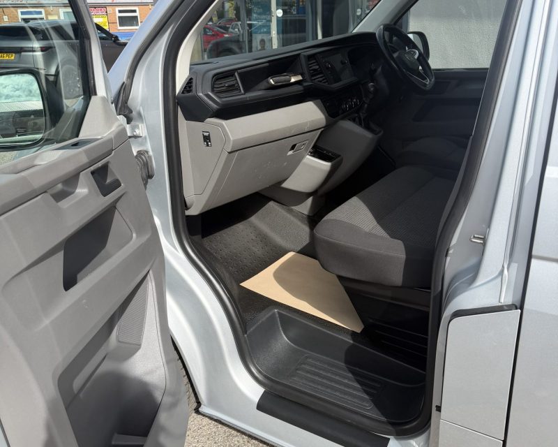 Volkswagen Transporter 2.0 TDi 150ps Tailgate LWB