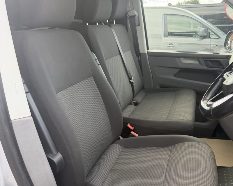 Volkswagen Transporter 2.0 TDi 150ps Tailgate LWB