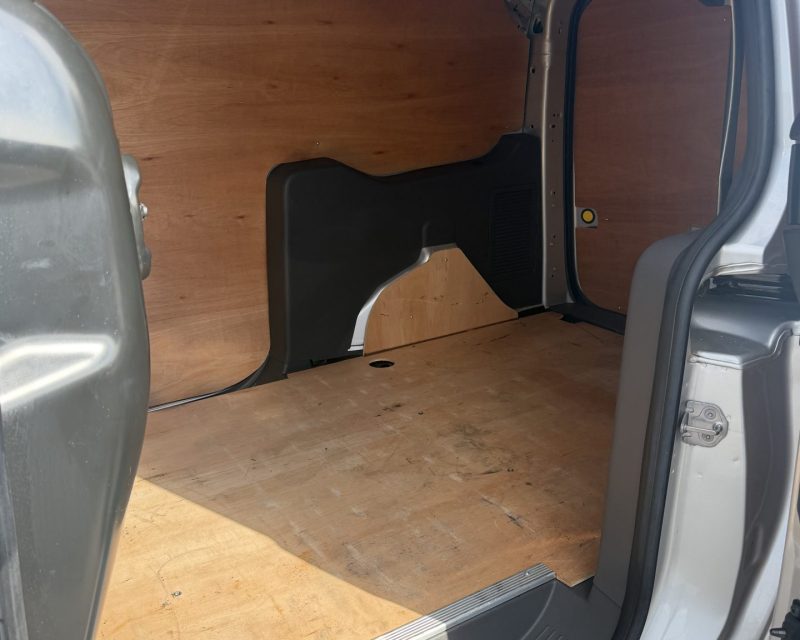Ford Transit Connect 1.5 EcoBlue 120 Automatic LTD LWB