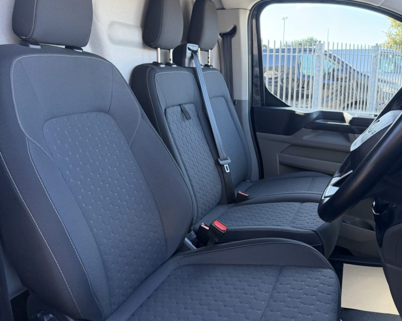 Ford Transit Custom 2.0 EcoBlue 136ps Limited LWB
