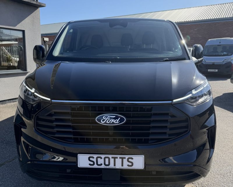 Ford Transit Custom 2.0 EcoBlue 136ps Limited LWB