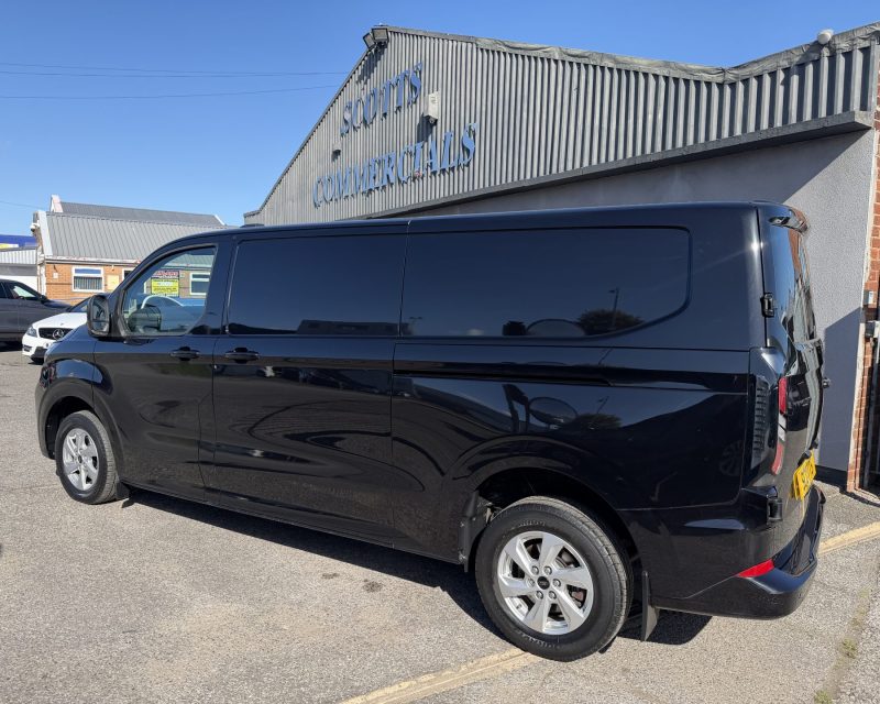 Ford Transit Custom 2.0 EcoBlue 136ps Limited LWB