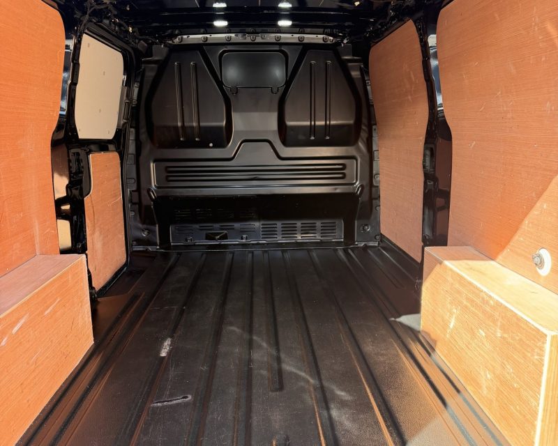 Ford Transit Custom 2.0 EcoBlue 136ps Limited LWB