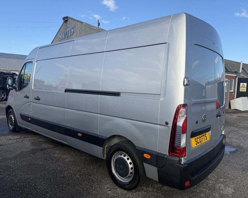 Vauxhall Movano 2.3 Turbo CDTi L3H2 135PS