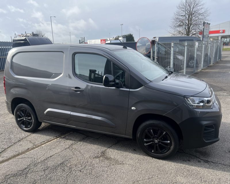 Citroen Berlingo 1.5 BlueHDi Driver Pro 100 PS SWB