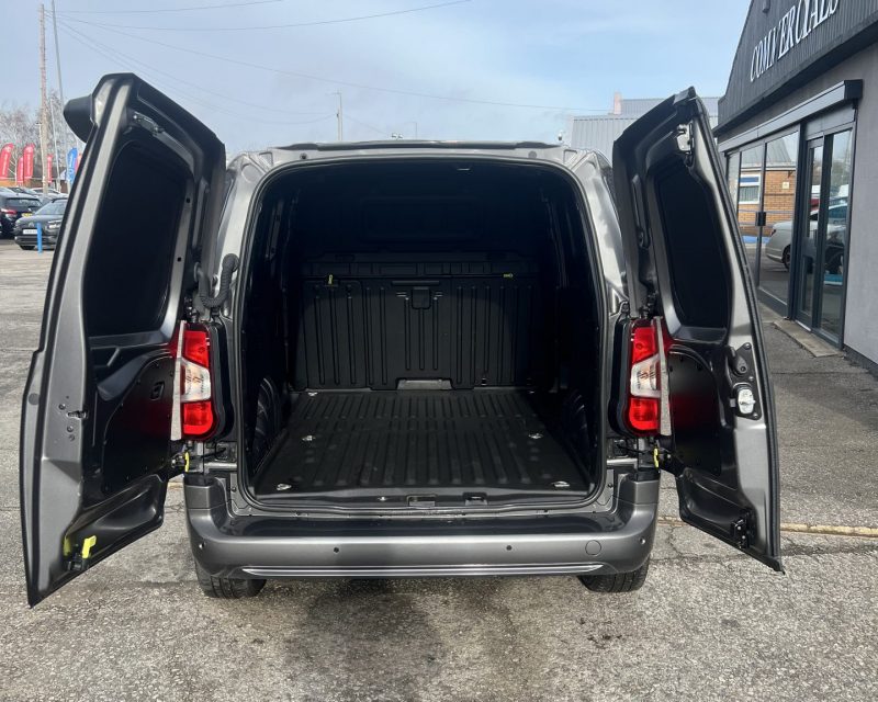 Citroen Berlingo 1.5 BlueHDi Driver Pro 100 PS SWB