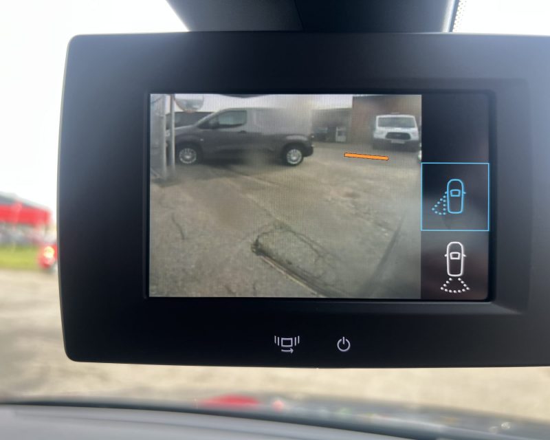 Citroen Berlingo 1.5 BlueHDi Driver Pro 100 PS SWB