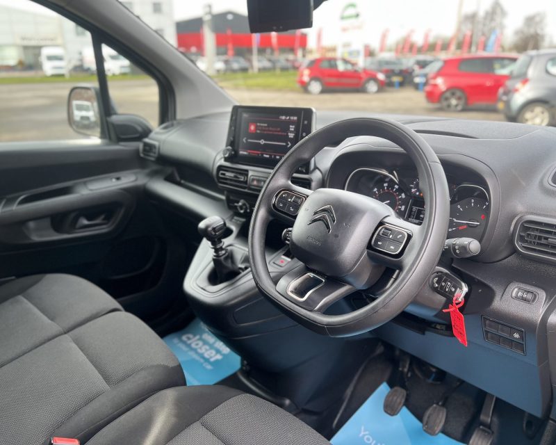 Citroen Berlingo 1.5 BlueHDi Driver Pro 100 PS SWB
