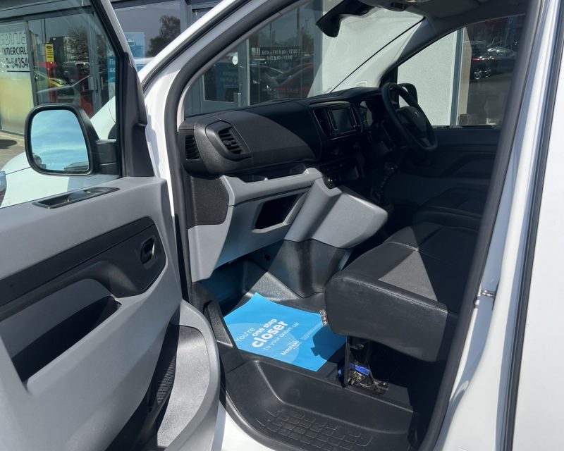 Peugeot Expert 1400 2.0 BlueHDi 145 Professional Premium LWB Van